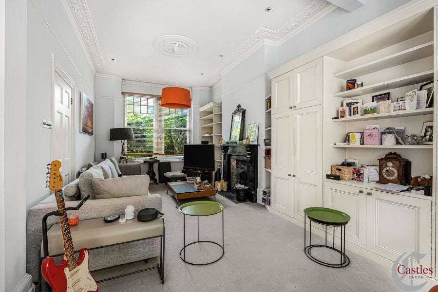 House Crescent Road in Greater London