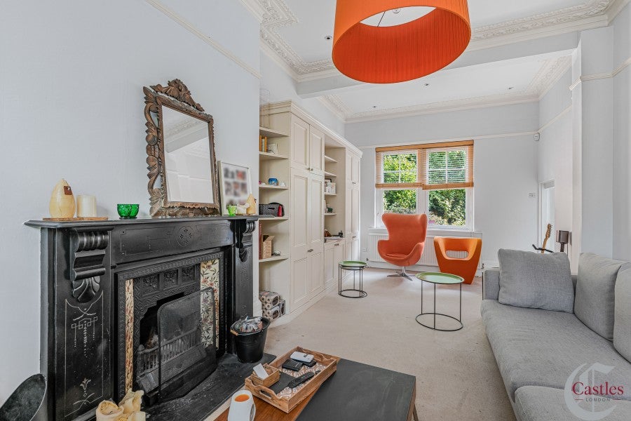 House Crescent Road in Greater London