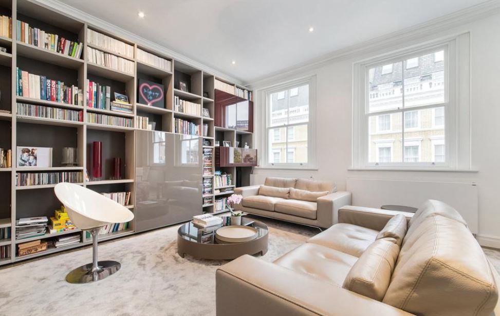Flat Manson Place in Greater London