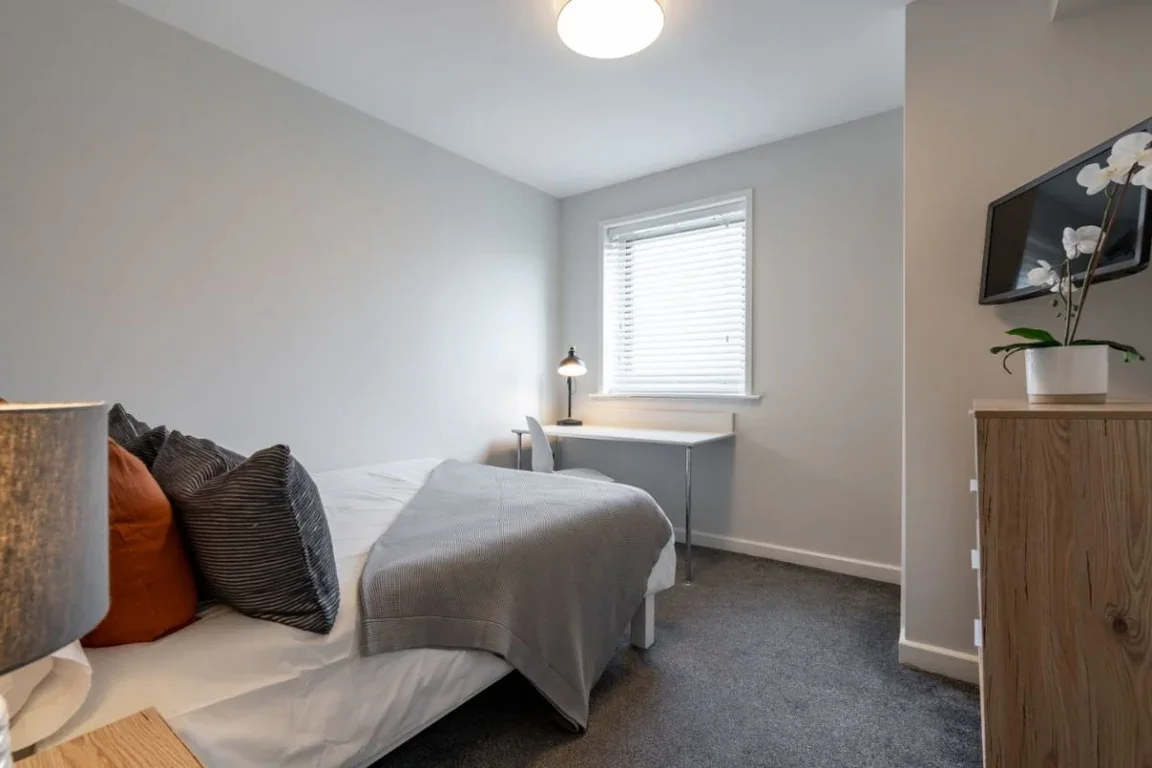 Flat Falconar Street in Newcastle upon Tyne
