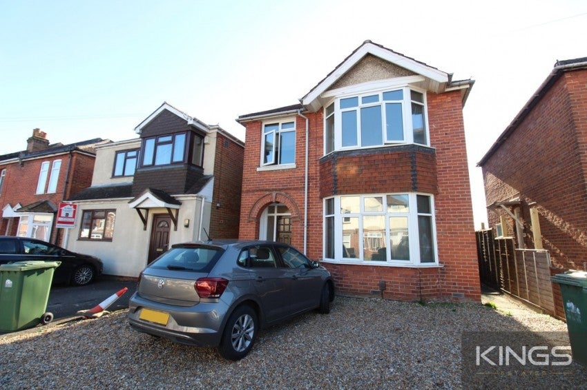 Flat Harefield Road in Southampton