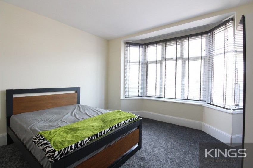 Flat Harefield Road in Southampton