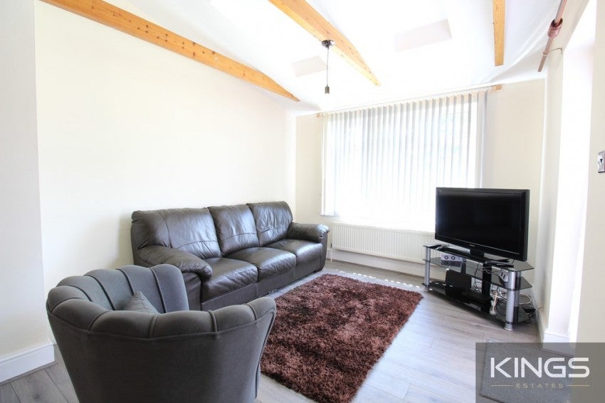 Flat Harefield Road in Southampton