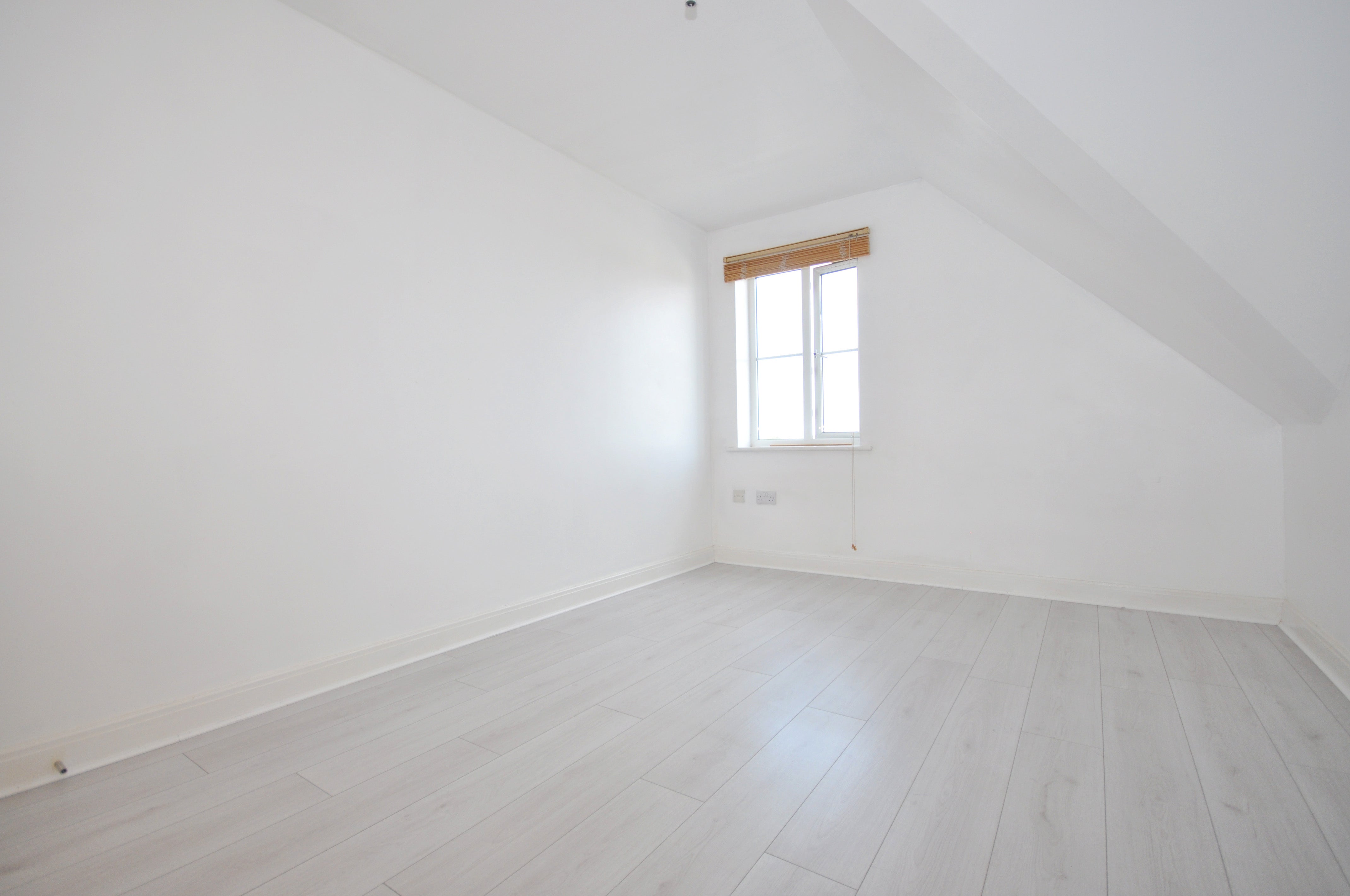 Flat Pintail Close in Cheltenham