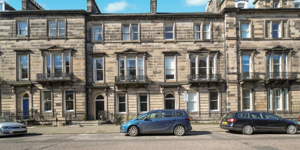 Flat Manor Place in City of Edinburgh