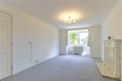 Flat Elstree Road in Hertsmere