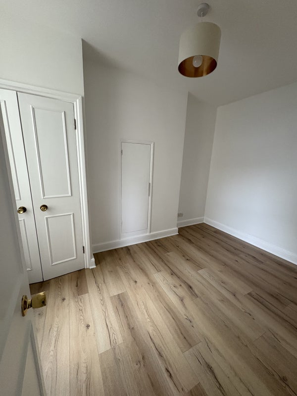 Flat Avenue Gardens in Greater London