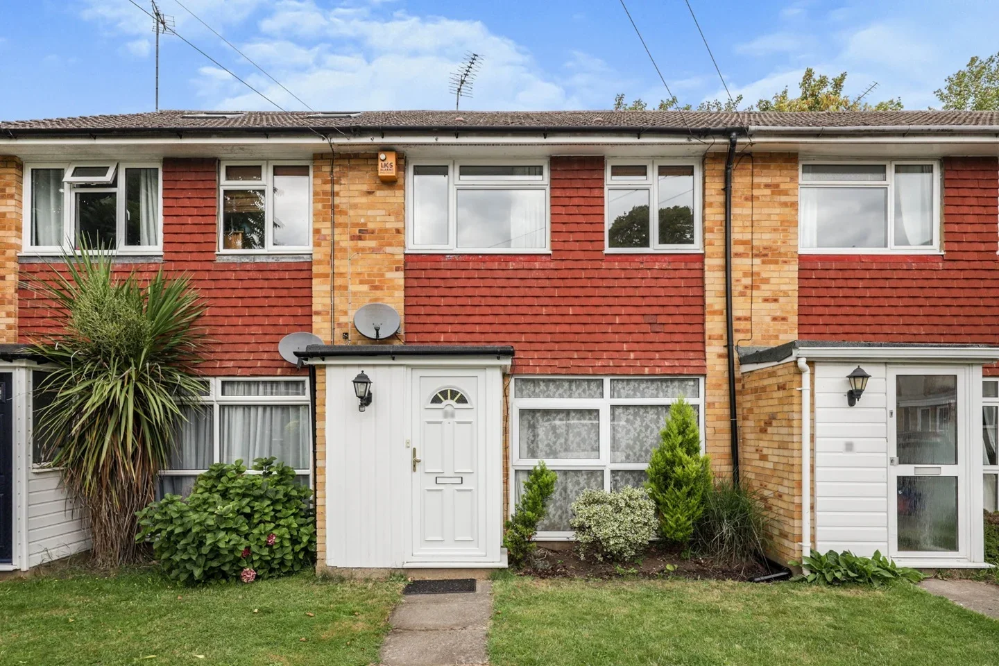 House Bellamy Close in Watford