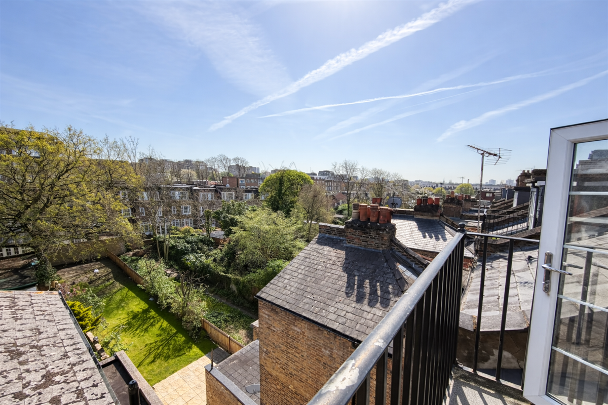 Flat West End Lane in Greater London