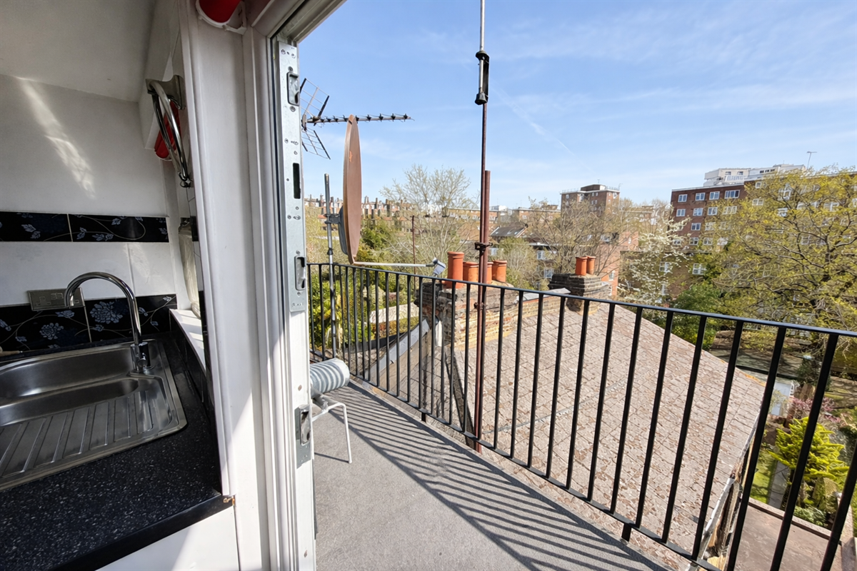 Flat West End Lane in Greater London