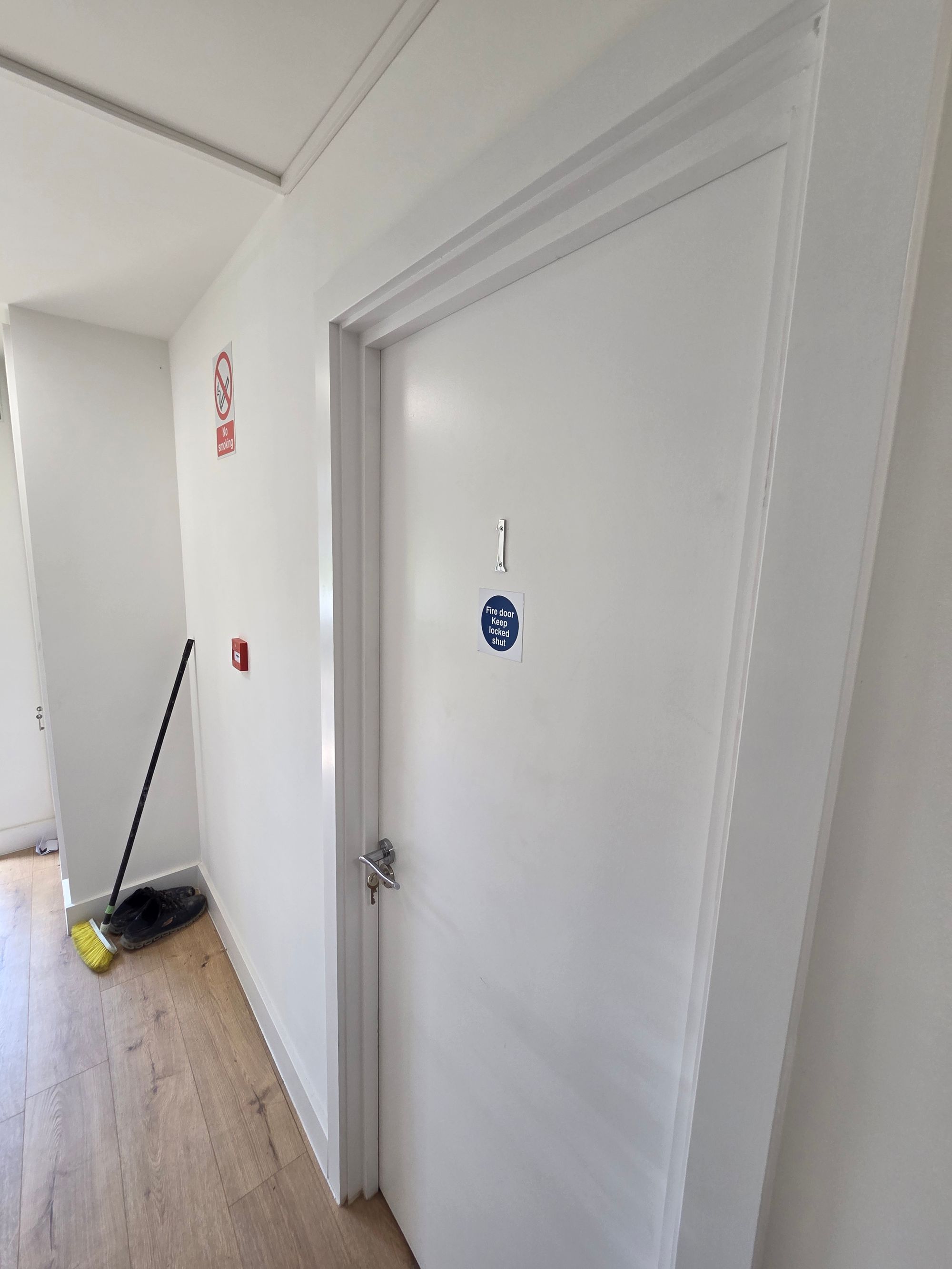 Room Nimrod Road in Greater London