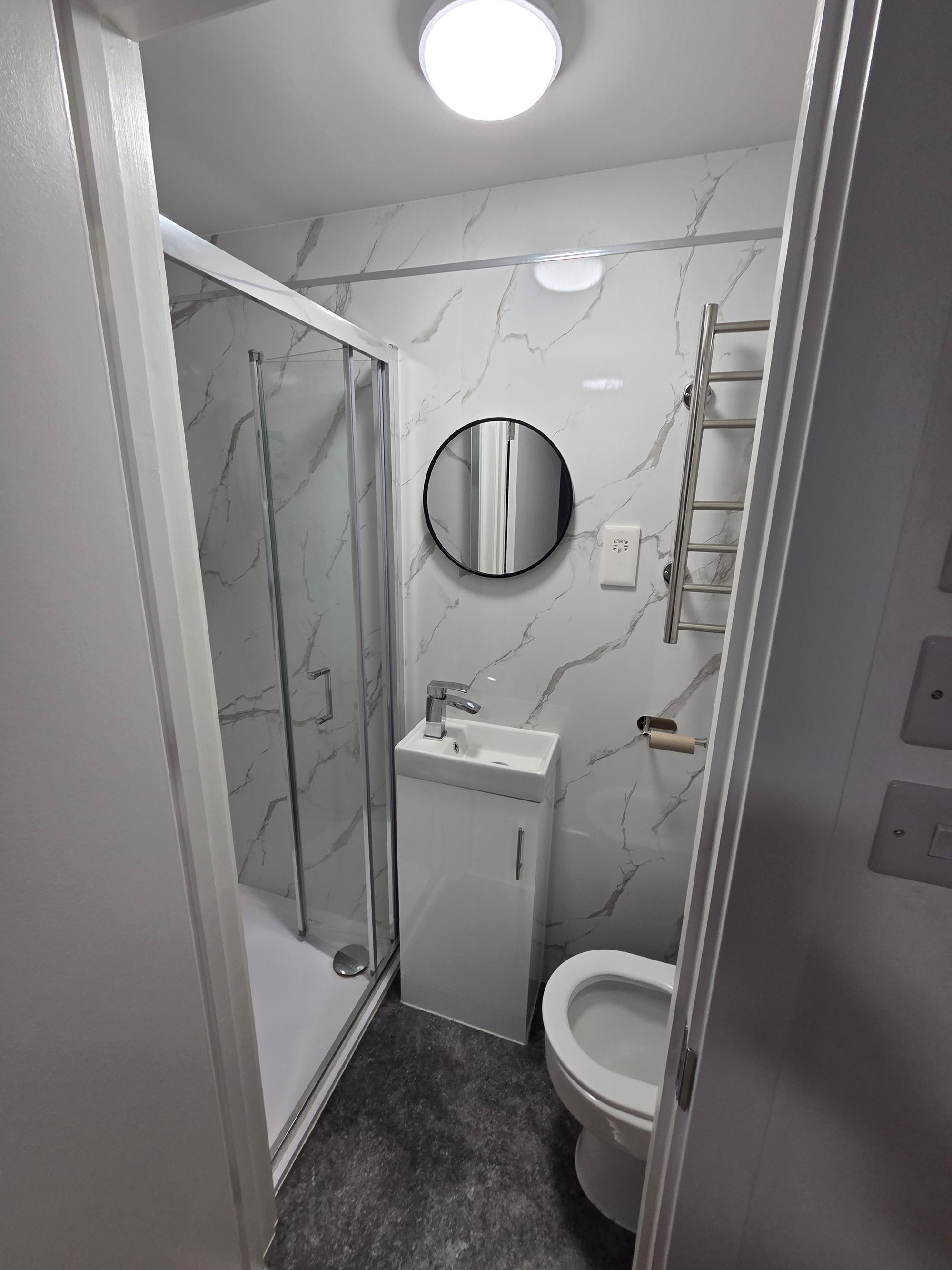 Room Nimrod Road in Greater London