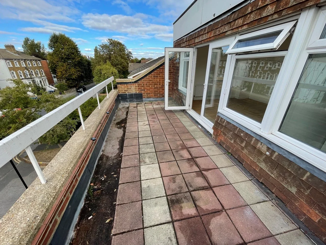 Flat Selhurst Road in Greater London