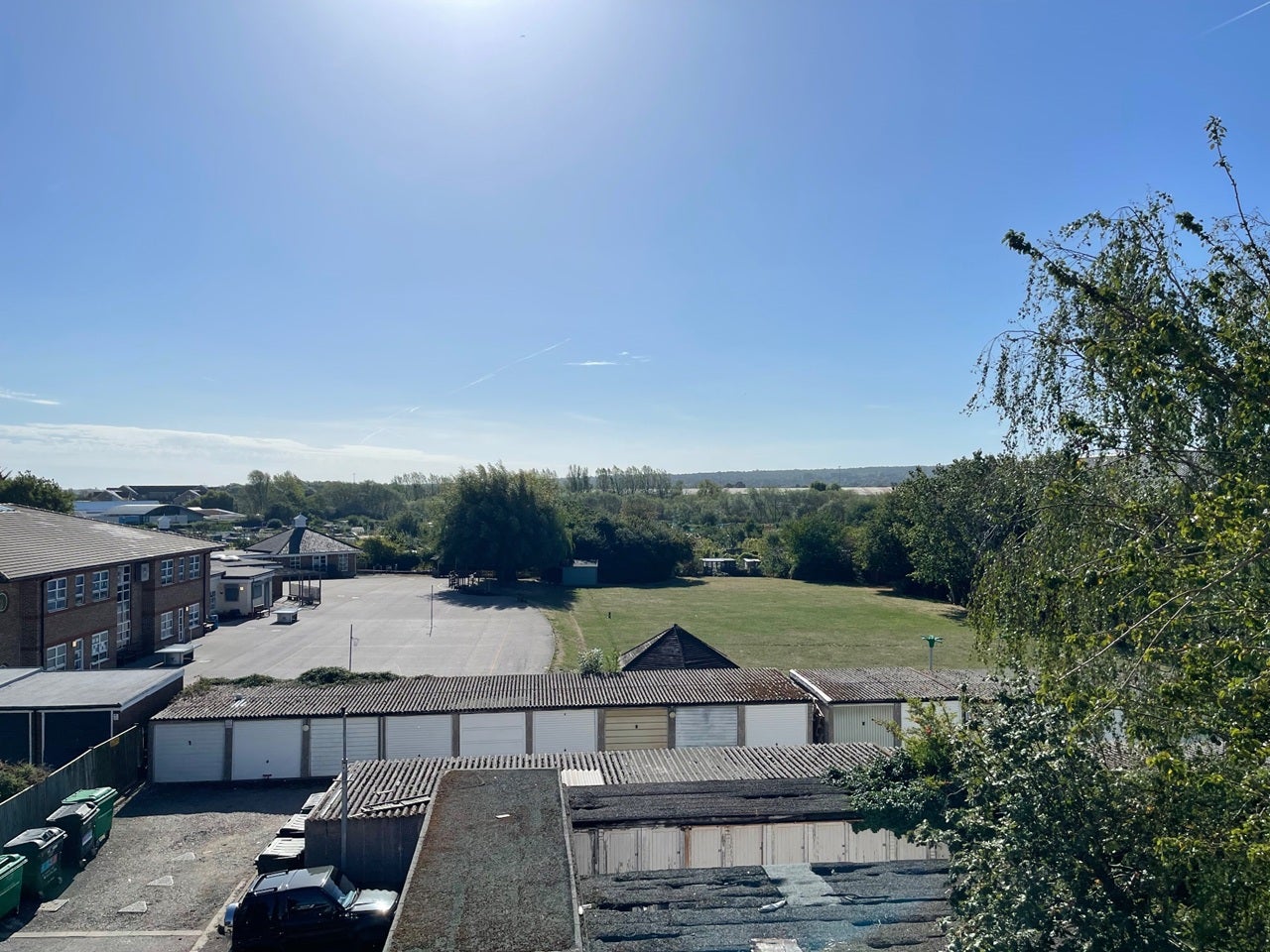 Flat Selhurst Road in Greater London