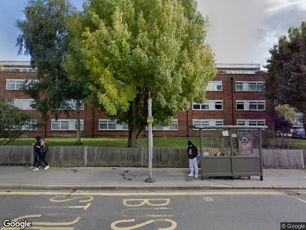 Flat Selhurst Road in Greater London