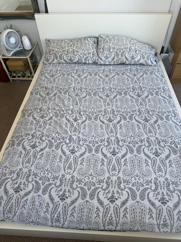 Room Holmesley Road in Greater London