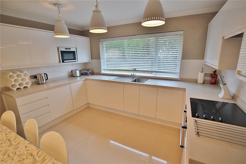 Flat Cefn Coed Gardens in Cardiff