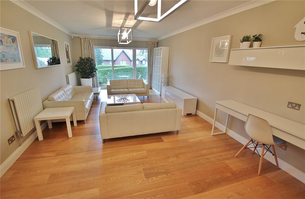 Flat Cefn Coed Gardens in Cardiff