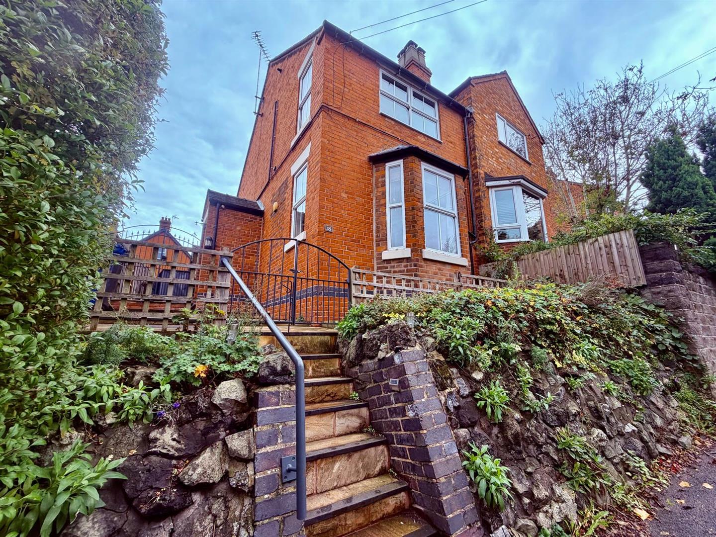 House Bank Close in East Staffordshire