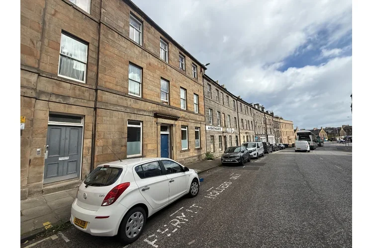 Flat Montrose Terrace in City of Edinburgh