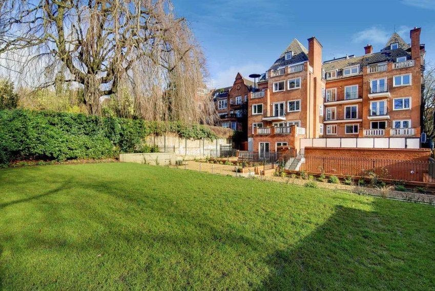 Flat St John's Wood Park in City of Westminster