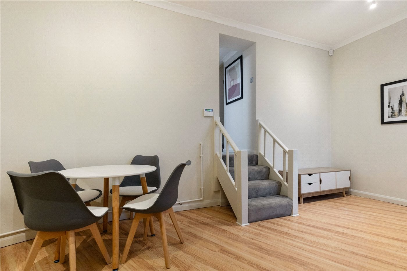 Flat Prebend Street in Greater London