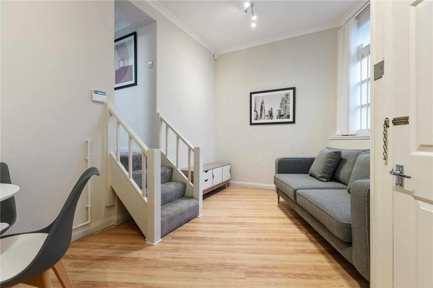 Flat Prebend Street in Greater London