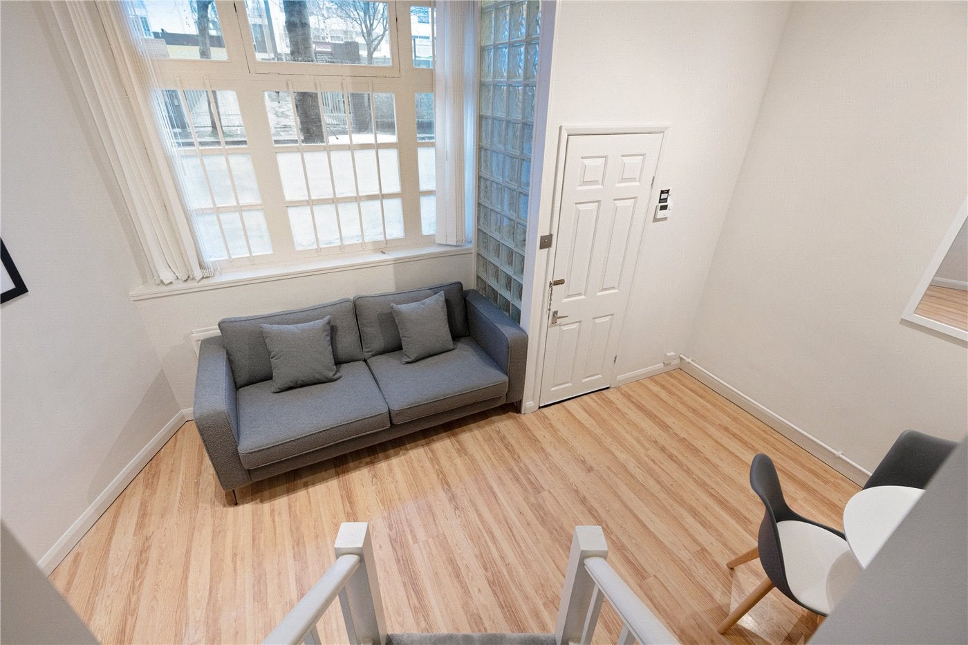 Flat Prebend Street in Greater London