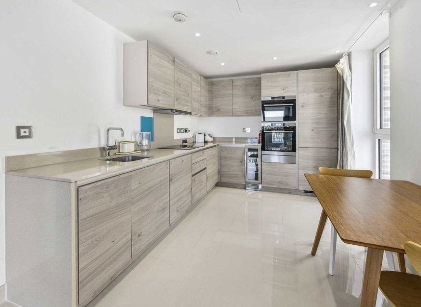 Flat Blackfriars Road in Greater London