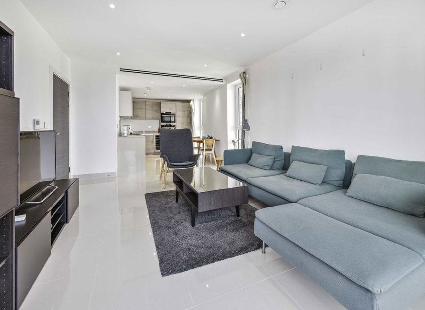 Flat Blackfriars Road in Greater London