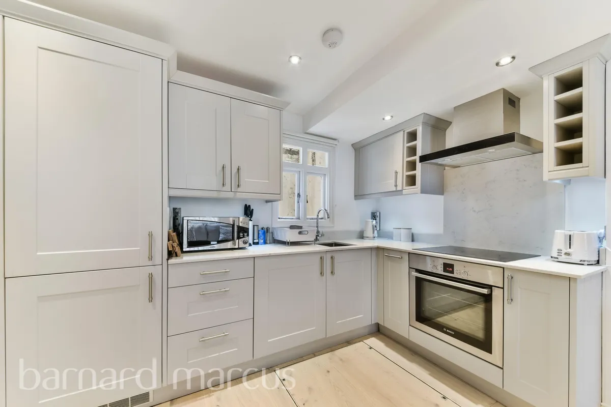 Flat Coleherne Mews in Greater London
