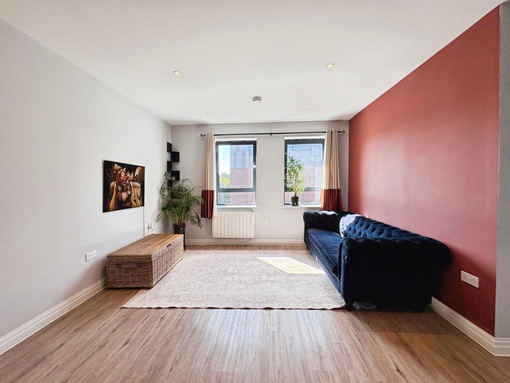 Flat Pembroke Broadway in Surrey Heath