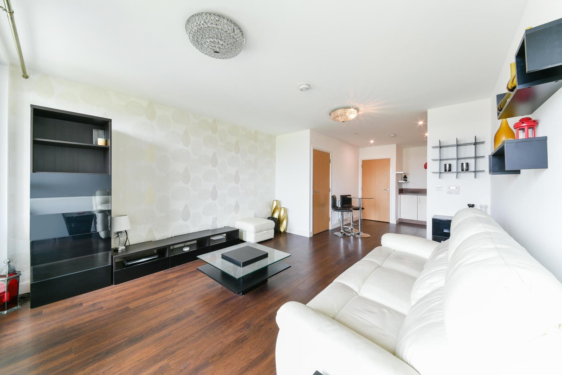 Flat Booth Road in Greater London