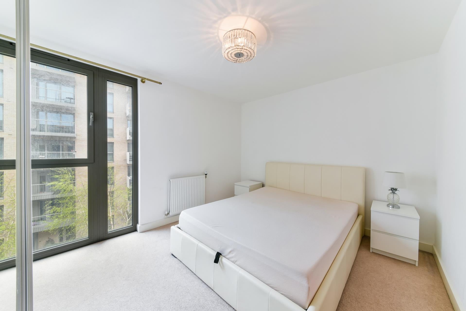 Flat Booth Road in Greater London