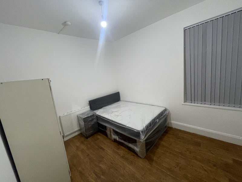 Room Francis Road in Birmingham