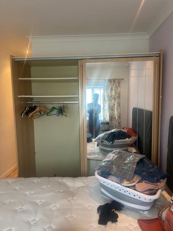 Room Grove Road in Greater London