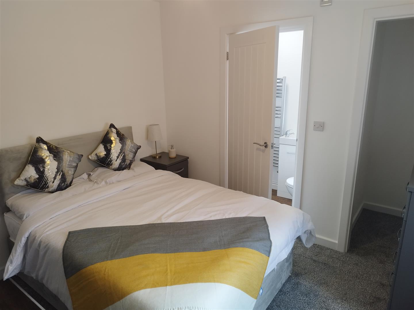 Room St John Street in Mansfield Woodhouse