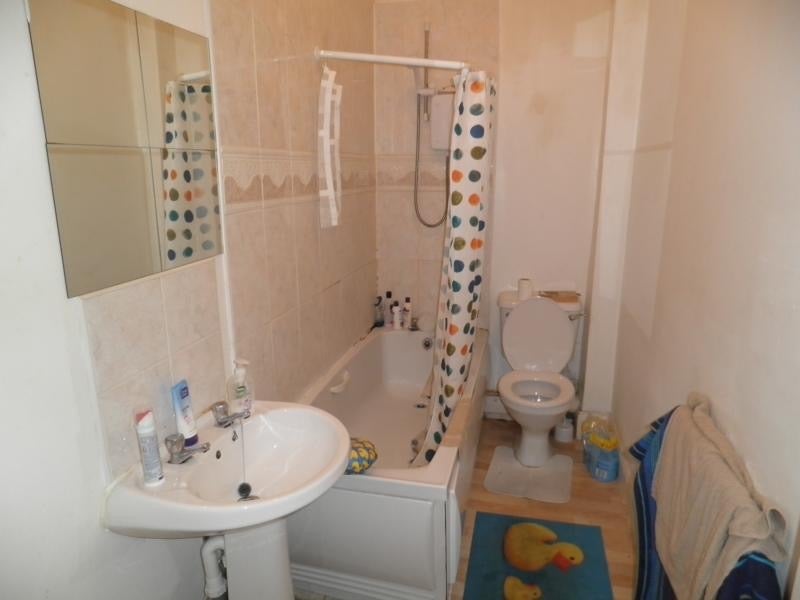 Flat Warton Terrace in Newcastle upon Tyne