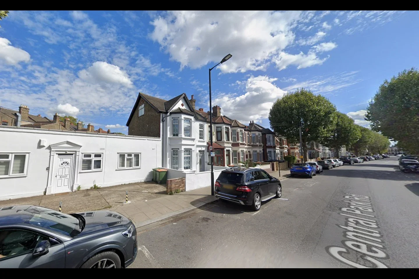 Flat Central Park Road in Greater London