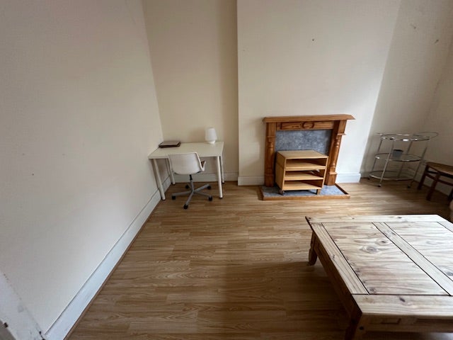 Flat Cathcart Road in Glasgow