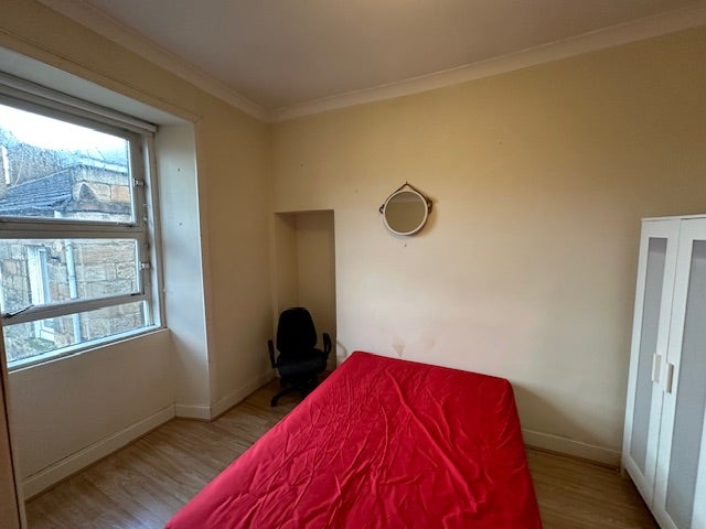 Flat Cathcart Road in Glasgow