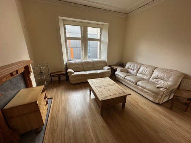 Flat Cathcart Road in Glasgow