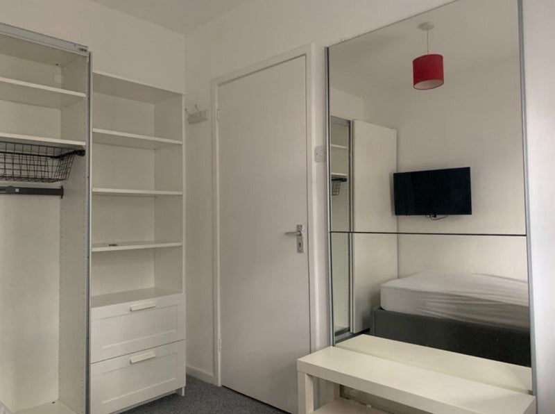 Room Alden Avenue in Greater London