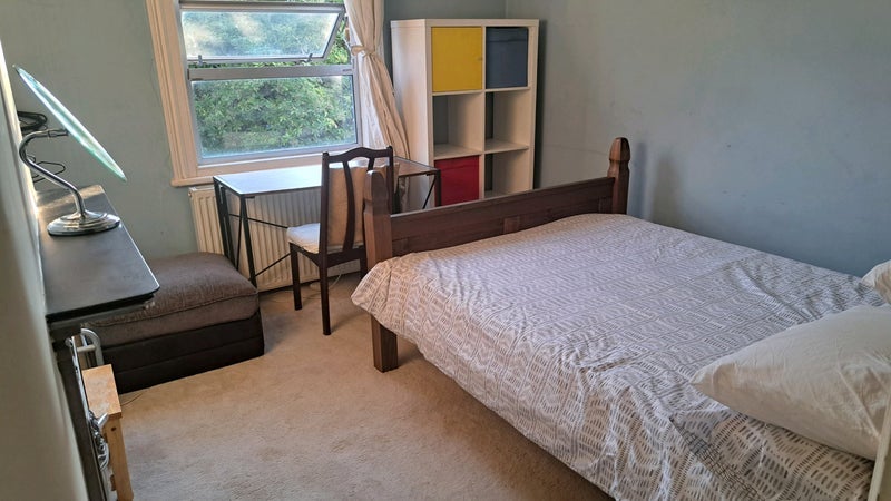 Room Lebanon Road in Greater London