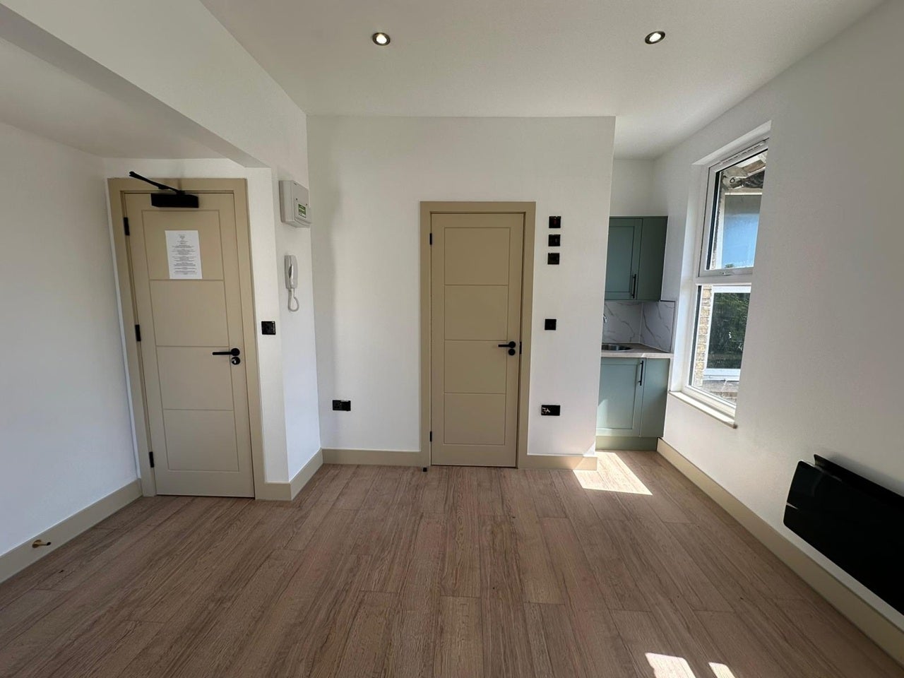 Flat Eastworth Road in Borough of Runnymede