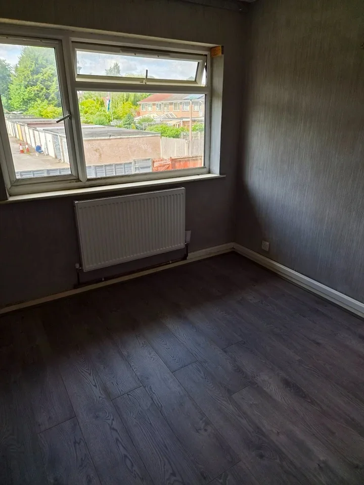 Flat Walsgrave Drive in Metropolitan Borough of Solihull
