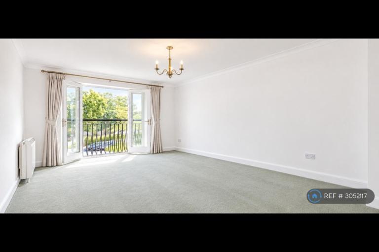 Flat Fairfax Road in Greater London