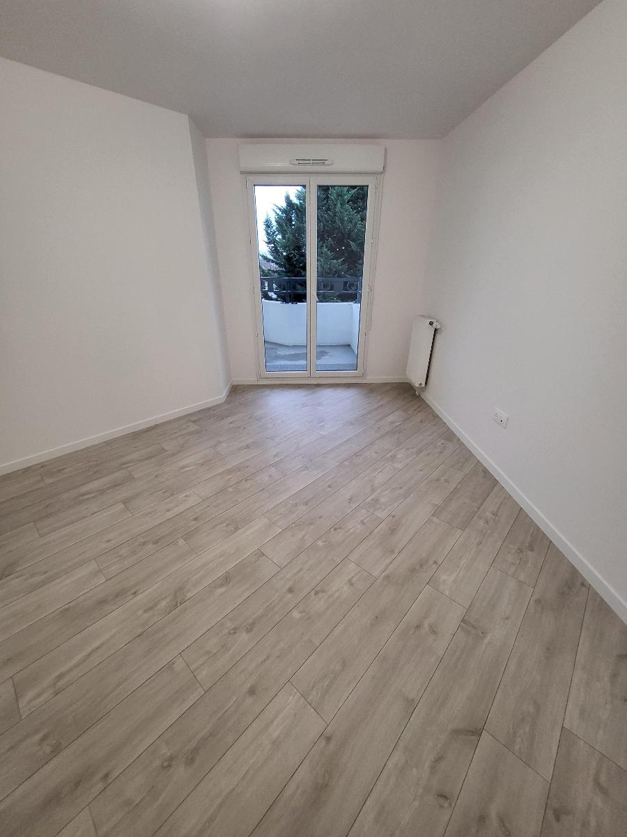 Flat Avenue Paul Vaillant-Couturier in Le Blanc-Mesnil