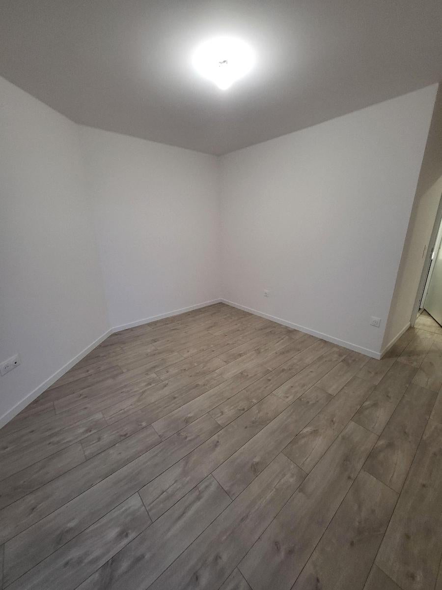 Flat Avenue Paul Vaillant-Couturier in Le Blanc-Mesnil