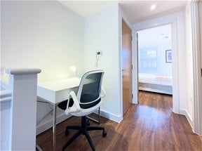 Flat Market Place in Greater London